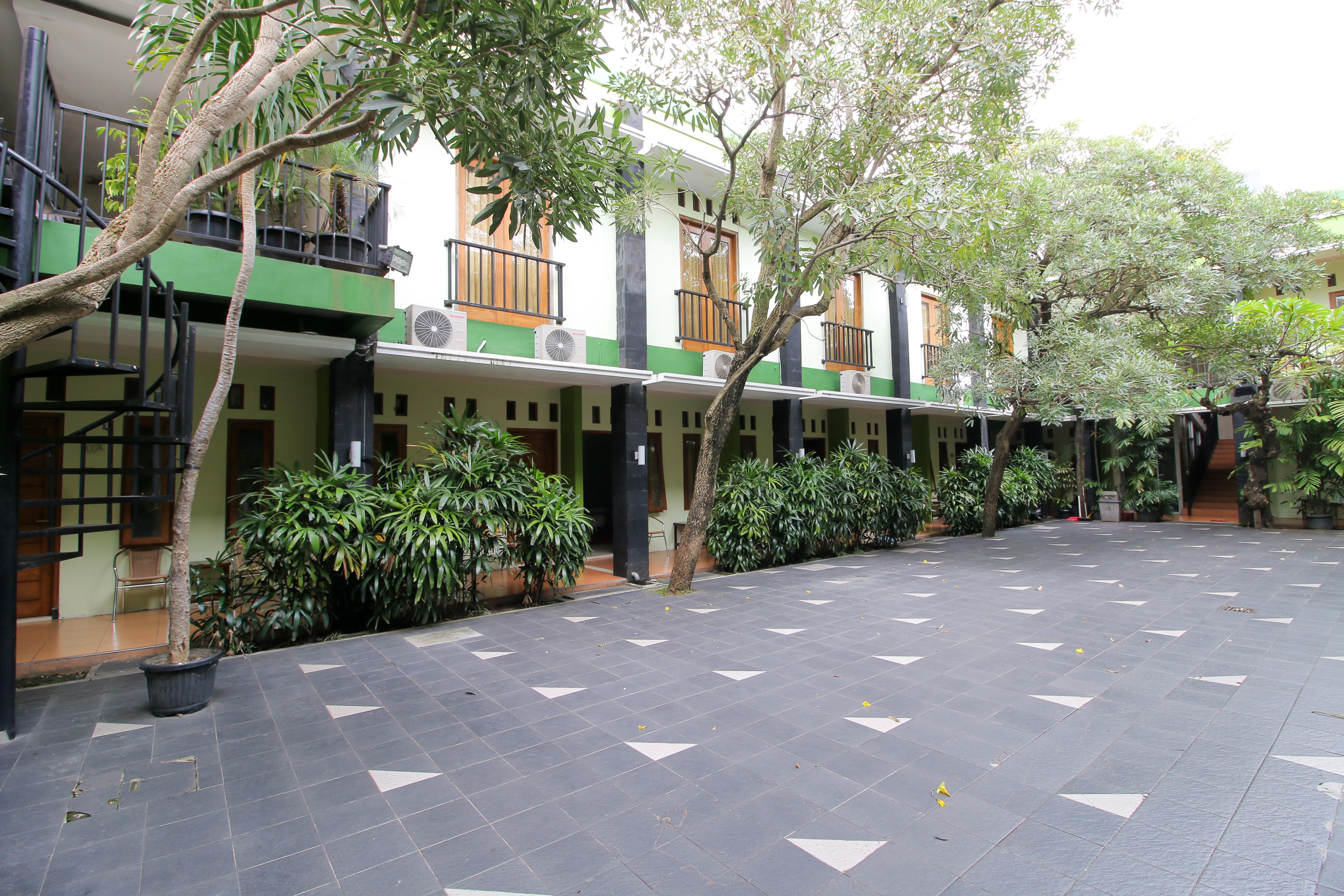 RedDoorz Plus @ Taman Siswa 2 Yogyakarta Exterior foto